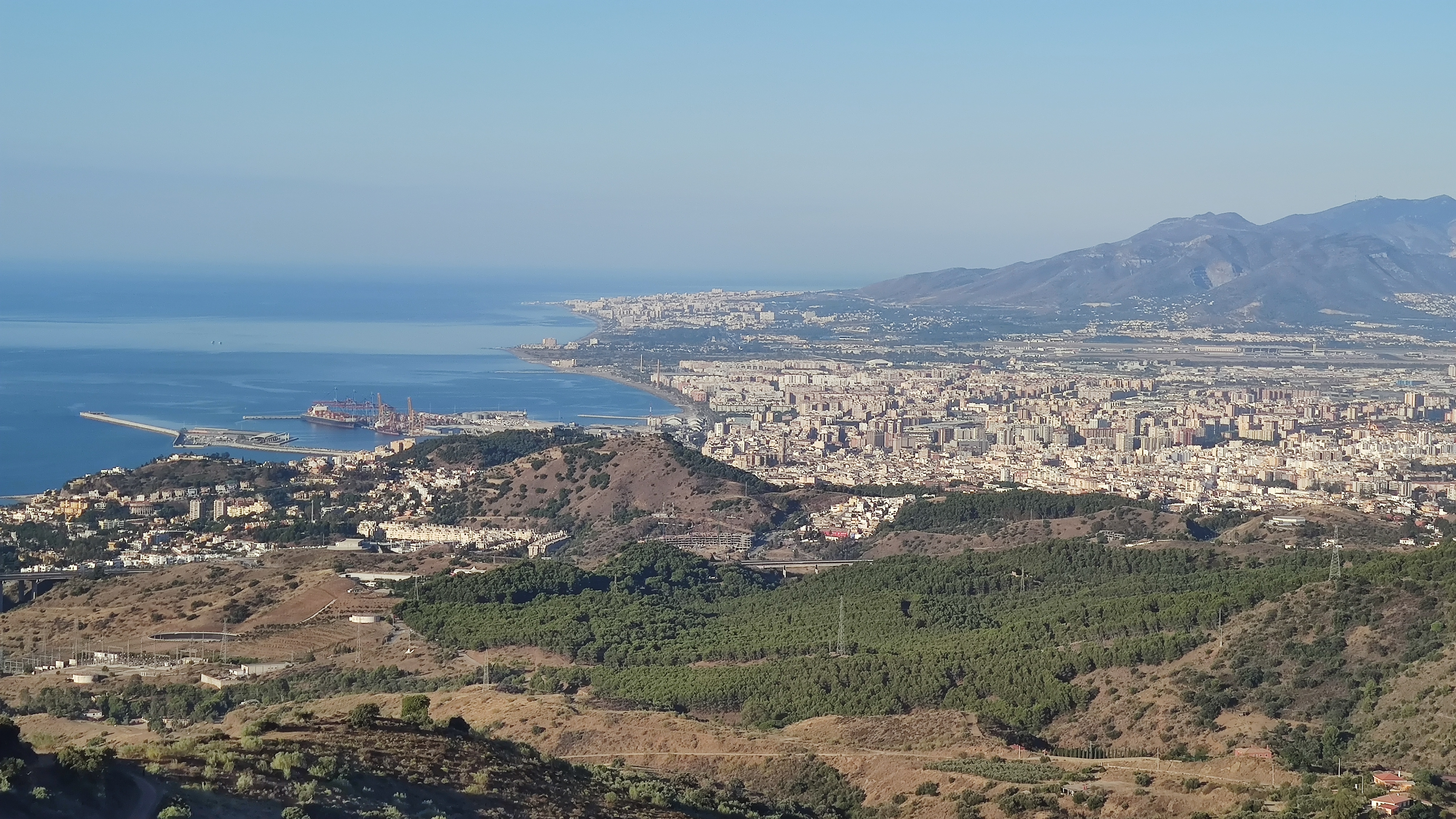 Málaga vista desde el ascenso al puerto del León